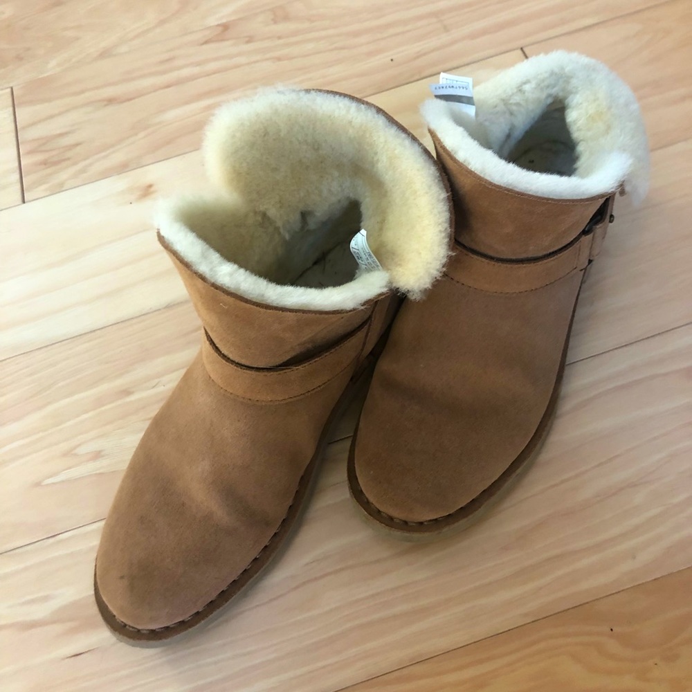 Ugg boots size 8.5 worn only twice